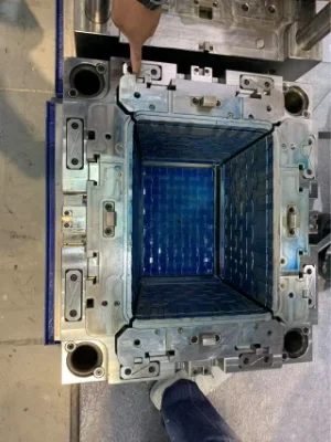 Consumer packaging mold